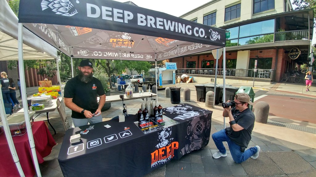 DannyAller's tweet photo. All the #TLHBreweries are here - @ProofBrewingCo, @DeepBrew, @LakeTribeBrew, @ologybrewing and @GrassLandsBrew - and they are all pouring free samples of their freshly brewer craft beer.

Yes, I said FREE. 

Here's how it works ... https://t.co/17wAcXasmR