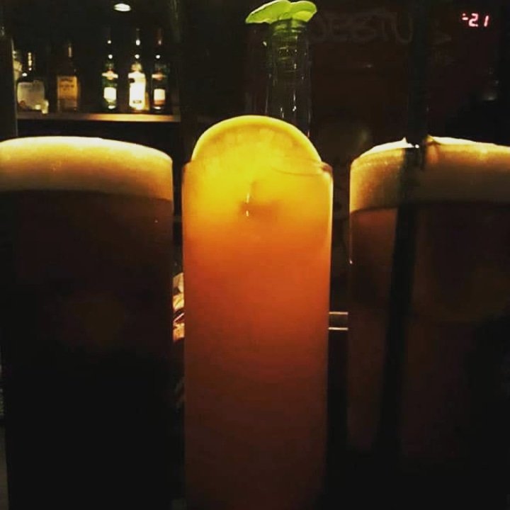 MoebiusPub's tweet photo. Hoy!! En "Noches de Miércoles" 2x1 en Fernet, Campari y pintas de cerveza artesanal hasta las 22.30 horas.  Los esperamos a partir de las 19.30 en Castelli 1003,Adrogué.  #moebiuspub #pool #bodegon &amp; #estacionamiento https://t.co/PXTukbYGld