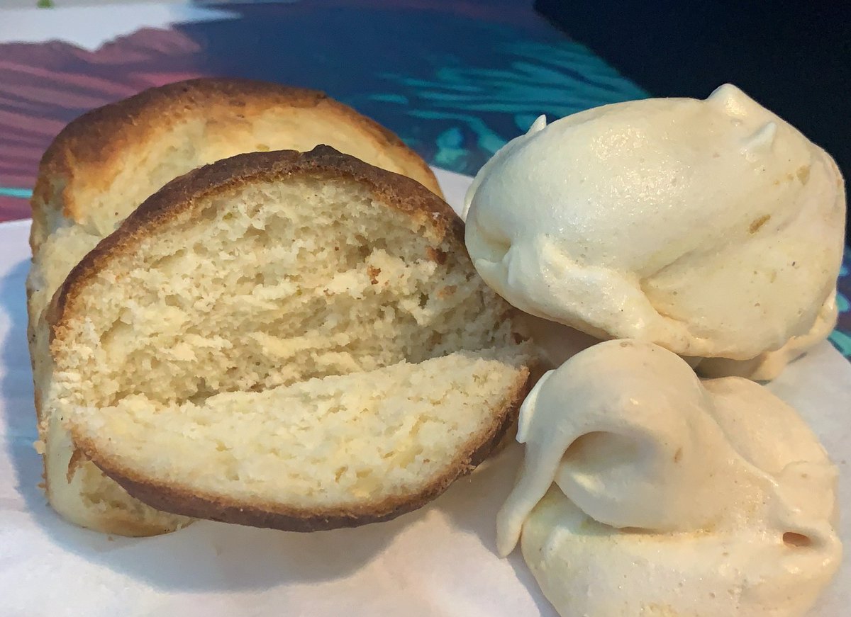 Tam_psi's tweet photo. Hoy una #familia nos ha traído este dulce detalle! #Receta gomera, nunca defrauda ❤️ https://t.co/ta2X6JN2z9