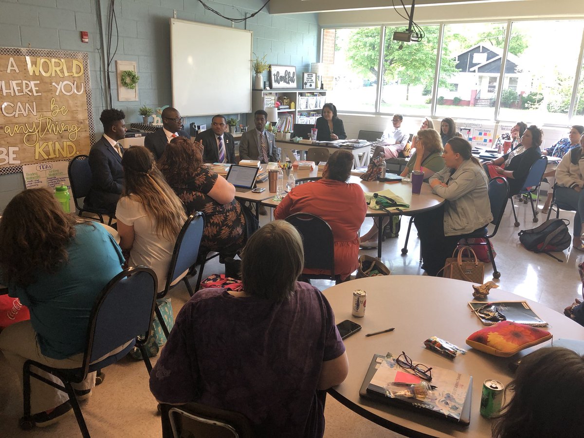 WinstonHolton's tweet photo. Kudos to @THECALLMEMISTER Clemson cohort for their powerful session with Mary Bramlett Elem teachers on issues of critical consciousness. https://t.co/qgxBLdmDtn