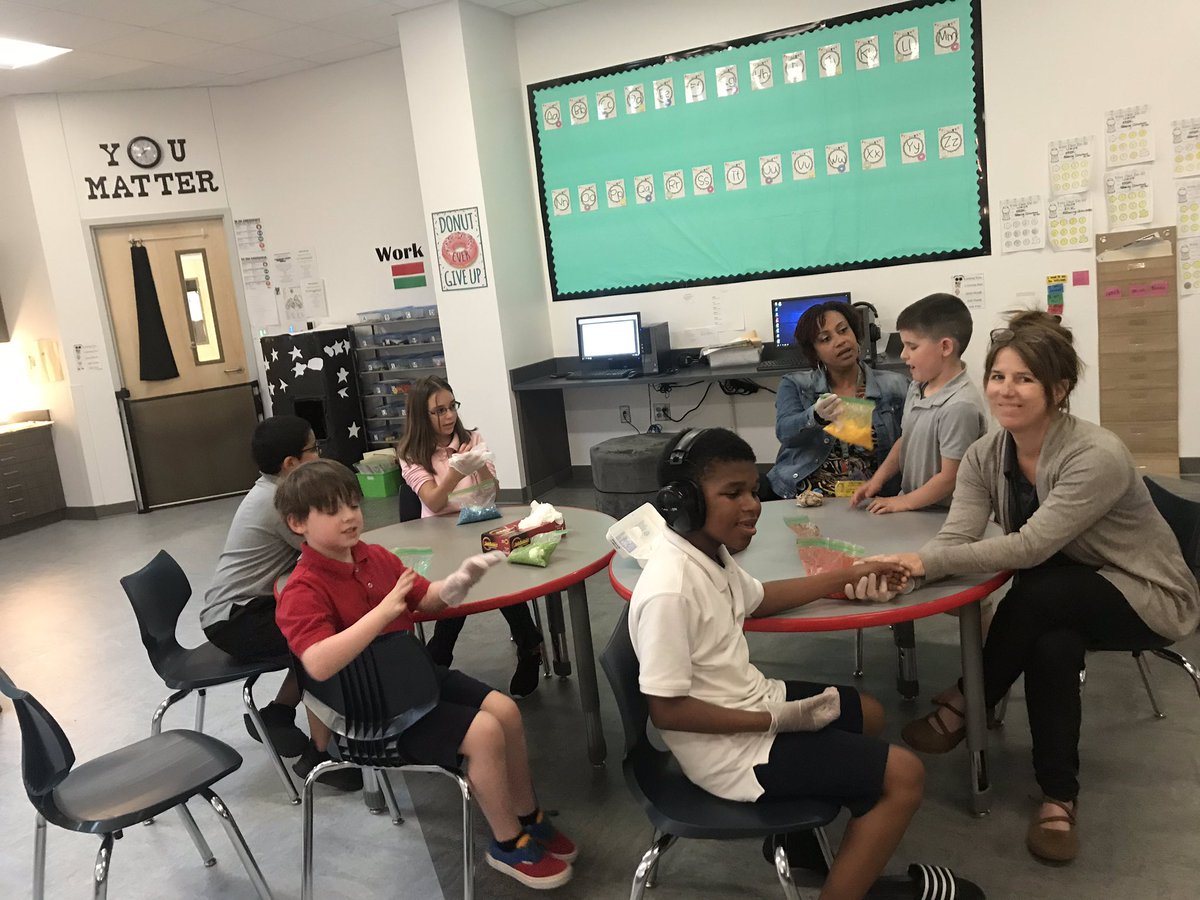 AlexWil92217827's tweet photo. We had a blast dying eggs with shaving cream and rice! @CISDDietz https://t.co/gcSGO9Bo9E