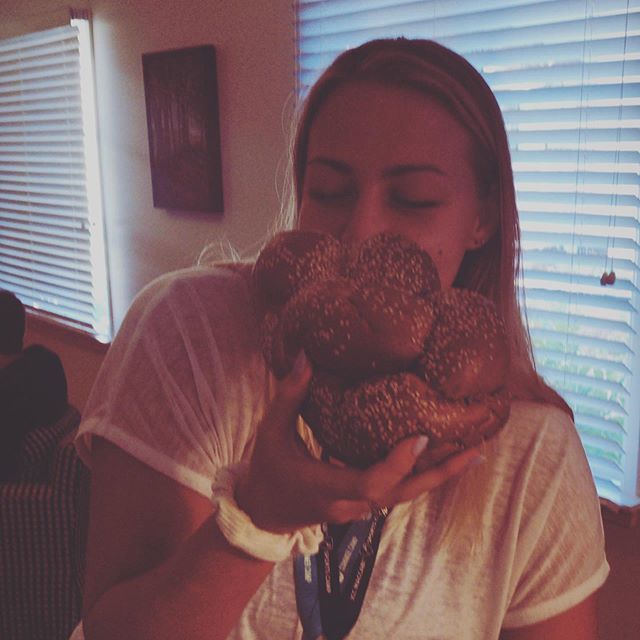 When Passover is coming and you have to give up bread in two days.... bit.ly/2UNtjeE