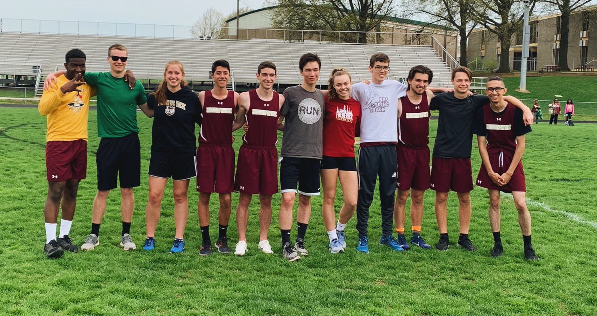 Roader_track's tweet photo. Congratulations to all the seniors on senior night. We will miss you!! 😢#SNRSZN #bRUNswick https://t.co/e5SER7FRah