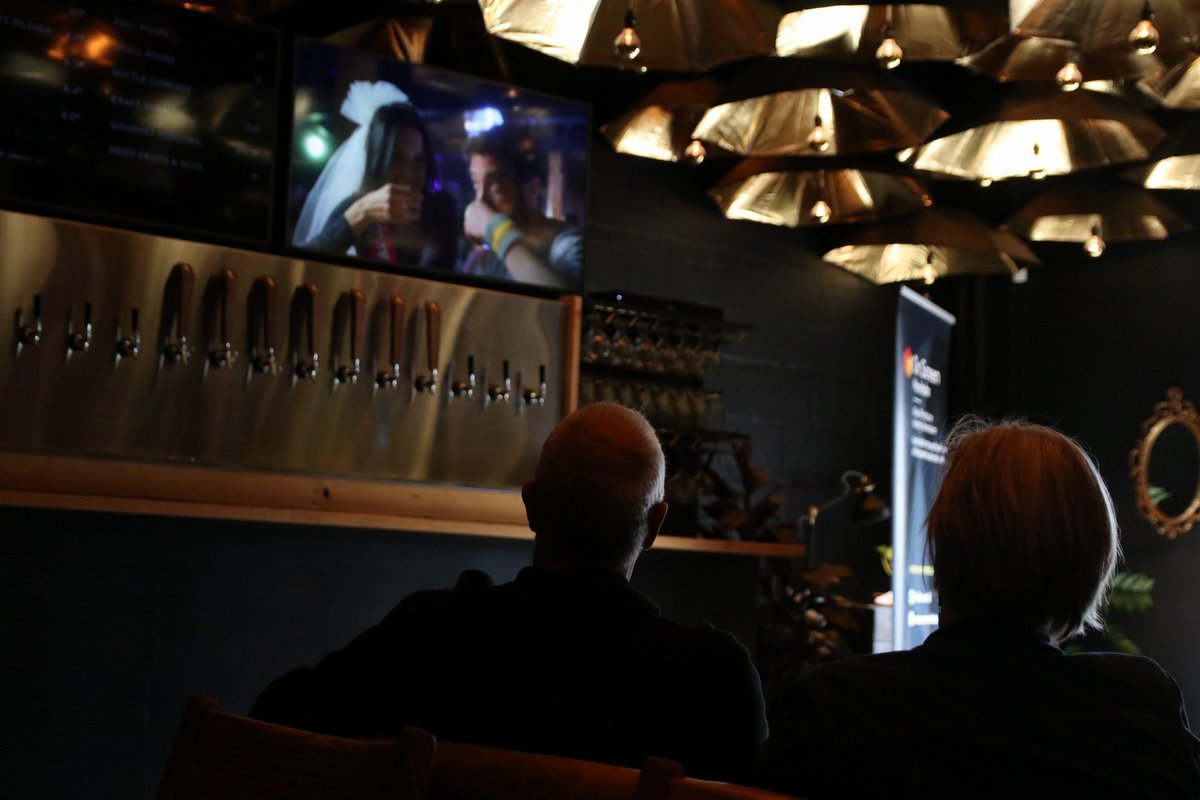 GetOnSetMB's tweet image. Lovesick utilizes many shots from the Exchange District, like outside of Hoopers + more. It also hss a soundtrack by Matt Schellenberg from Royal Canoe as well as John K. Samson, with tracks featuring local artists like Begonia. #filmdayintheexchange @Ex_District_Wpg @OnScreenMB