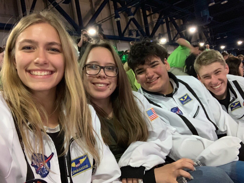 FTCTeam5899's tweet photo. #omgRobots #FIRST https://t.co/i3MMm2XFlZ
