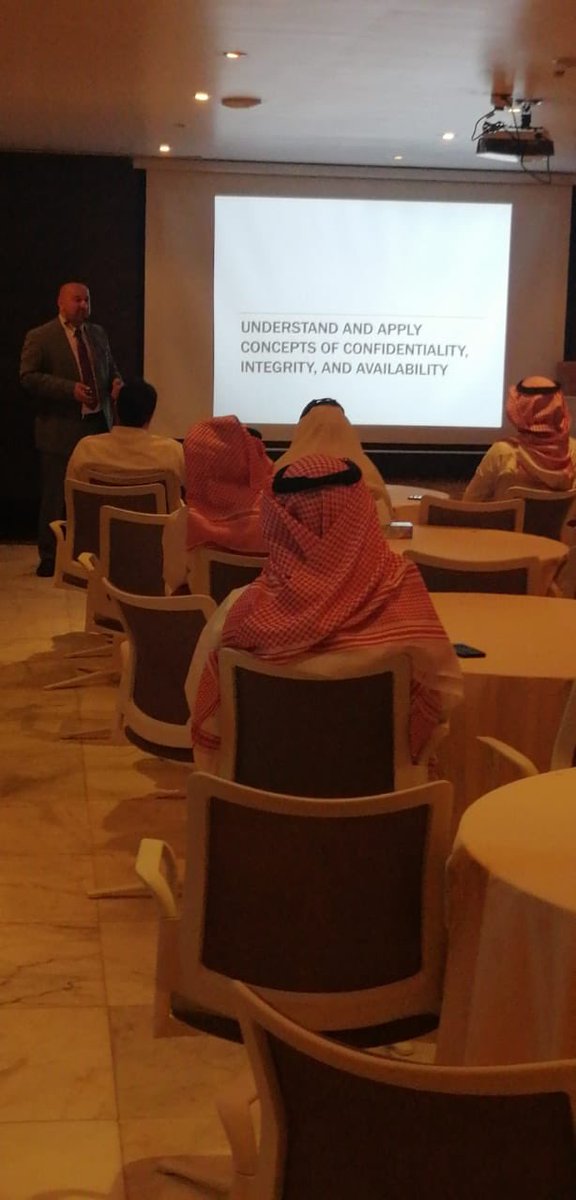 SCE_COE's tweet photo. من محاضرة "حوكمة وعمليات الأمن السيبراني " هذا المساء في مقر الهيئة السعودي للمهندسين في جدة https://t.co/yWCu5r9qod