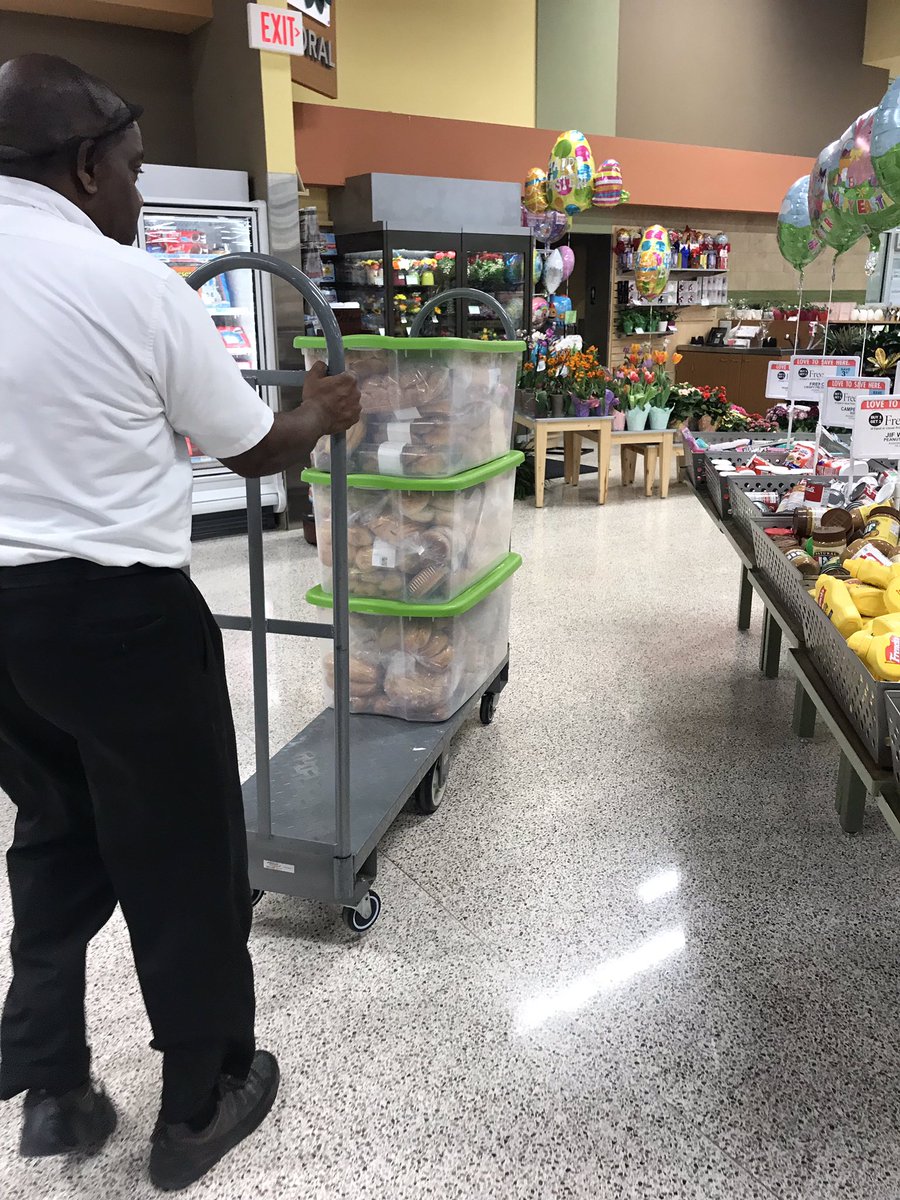 CKTroyU's tweet photo. Since @Publix opened in Troy, they have been committed to supporting this local community. Today, we began picking up bread that will be redirected to people in need, rather than wasted. Thank you Publix of Troy for partnering with us to be #hungerfighters and reduce #foodwaste! https://t.co/SABbugKLj8
