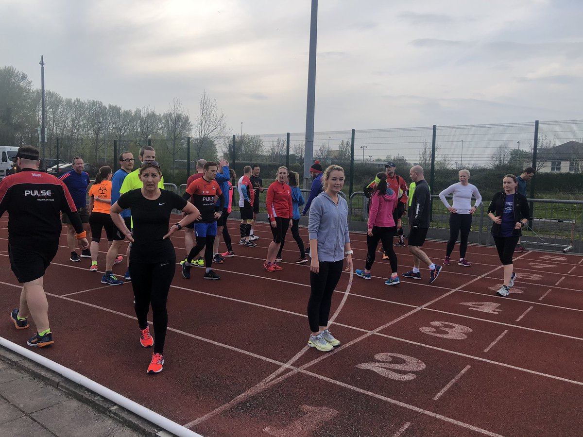 PulseTriClub's tweet image. Another savage track session this evening for our Pulsers! Tough going but always worth it 🏃🏻‍♂️💪 #trackwednesday #raceseasoniscoming #pulsetri #pulsetriclub #onwednesdayswerun