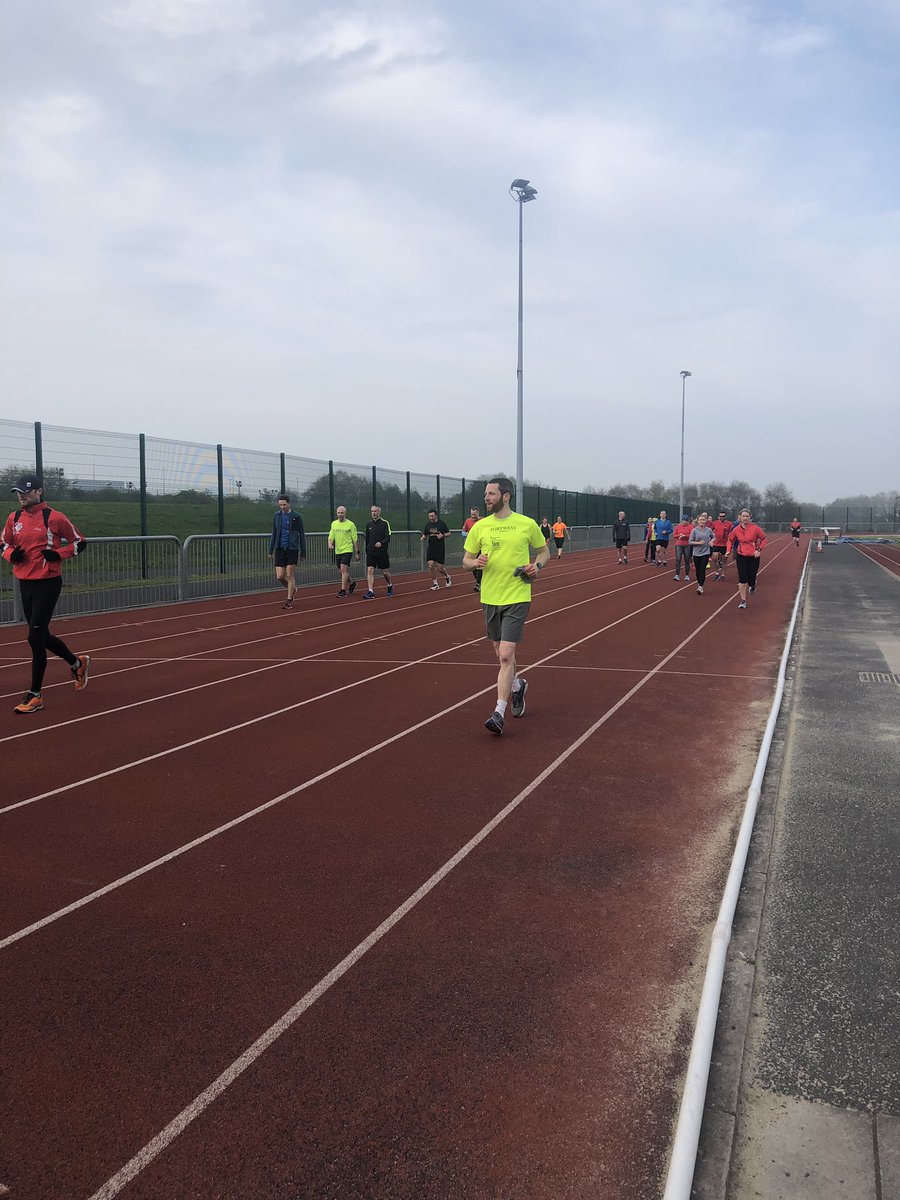 PulseTriClub's tweet image. Another savage track session this evening for our Pulsers! Tough going but always worth it 🏃🏻‍♂️💪 #trackwednesday #raceseasoniscoming #pulsetri #pulsetriclub #onwednesdayswerun