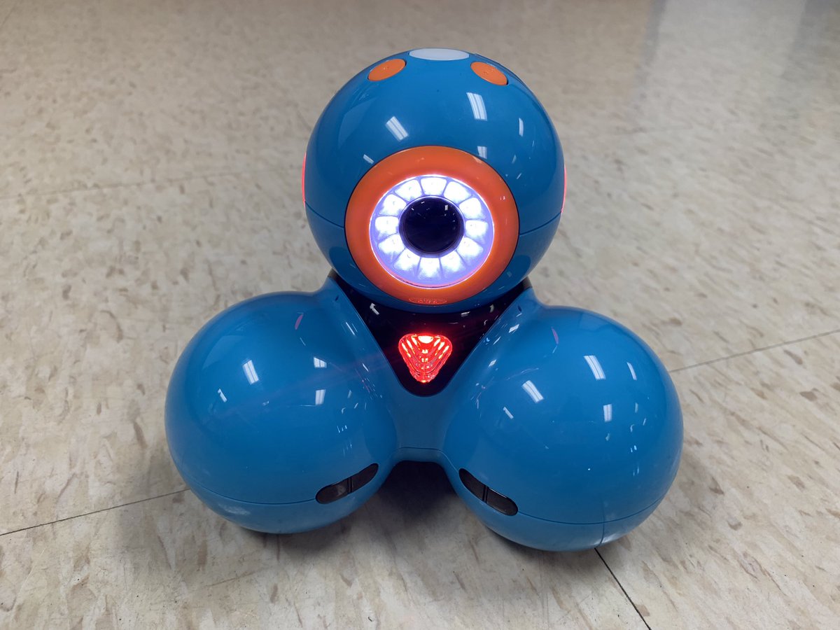 MurphyRCreates's tweet photo. When communities come together, wonderful things happen. Our school @EamersCornersPS received 6 Dash robots! Thank you Cornwall Optimist Club @Silvia_Speck @misterwashburn #LogicsTeacher #logicspd @UCDSB @LOGICSAcademy https://t.co/eEi4RxlBC2