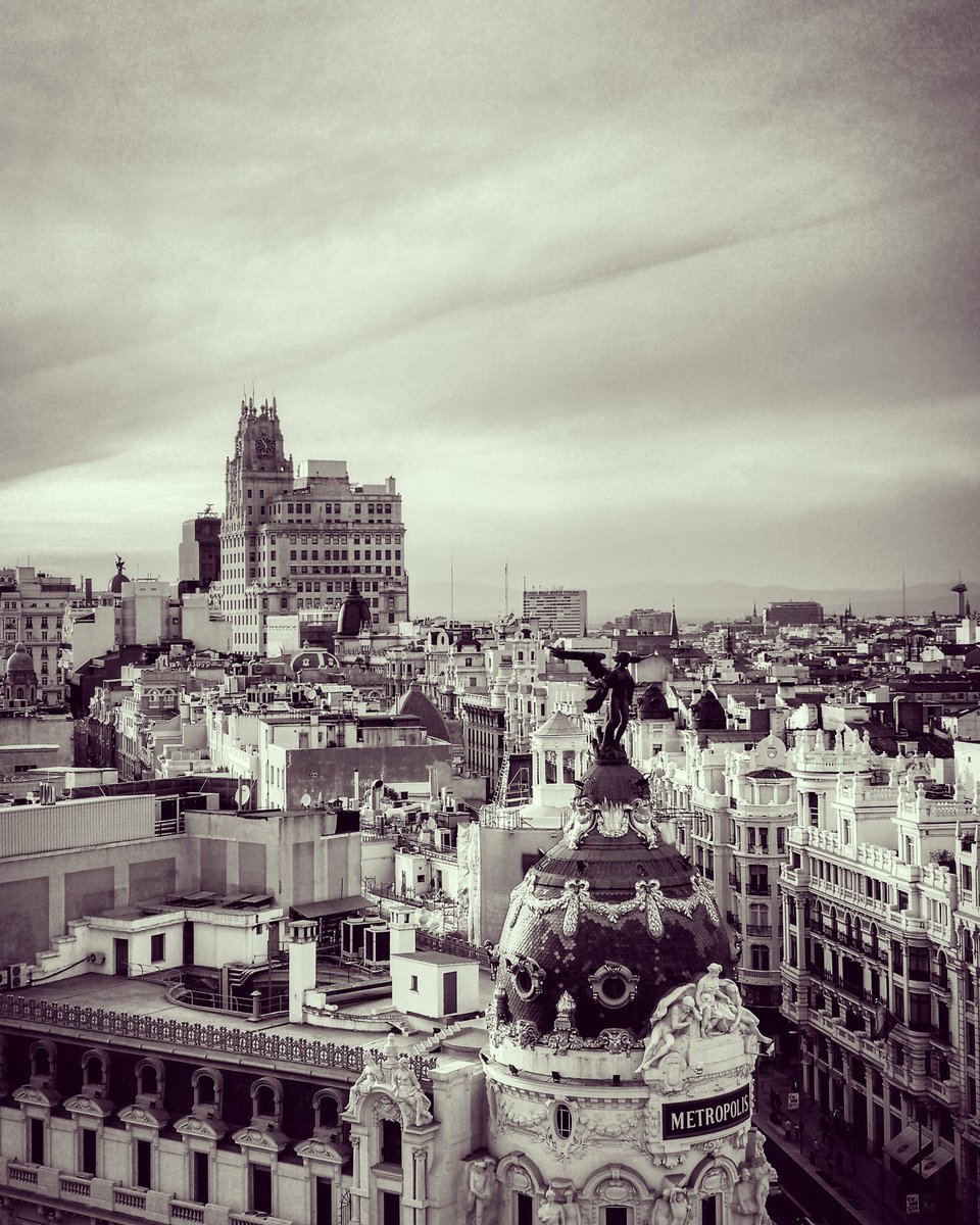 SecretosdeMadri's tweet photo. Vive, lucha, sueña, viaja. REPITE ❤️ ¡Buenas noches!
#madrid https://t.co/AXiLplHKRA