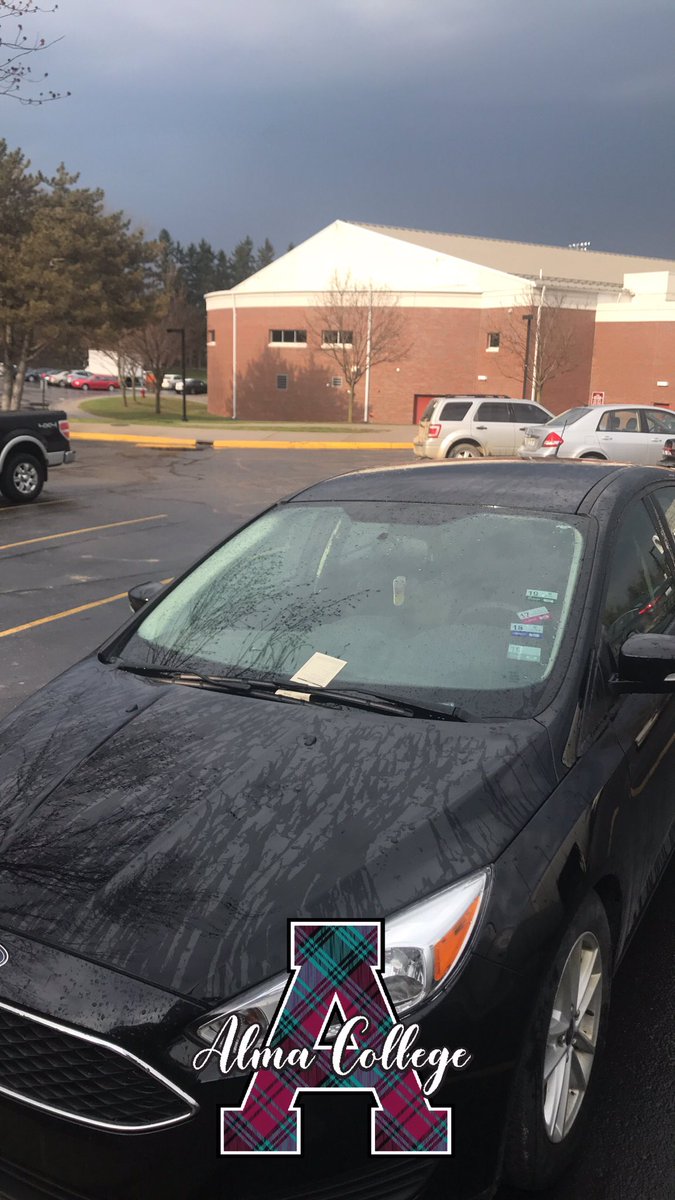 JakeCurtin3's tweet photo. Alma College: good luck with graduation! 4 days and you’re out of here!
Also Alma college: yo I know your lot was full and all but you got $25? https://t.co/HWvno0jRKN