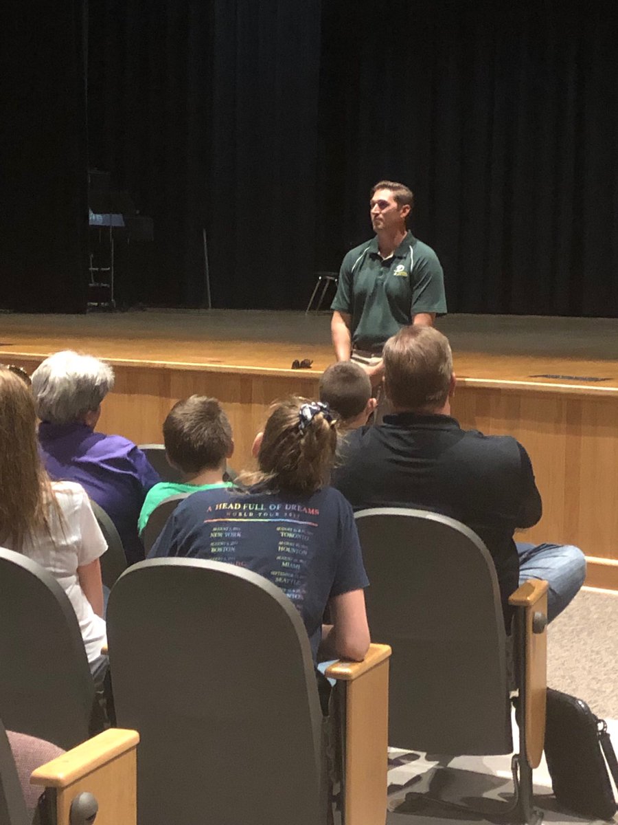SESPatton's tweet photo. Happy to welcome the new LMS principal, Ryan Creadick. Looking forward to his leadership next year. #greatgreenbacks https://t.co/EF25zDqfLC