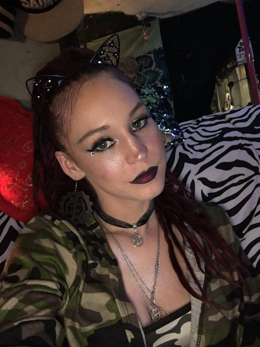 I&rsquo;m free to love take a look inside and it&rsquo;s a raging fire https://t.co/3ThzH0rDnf