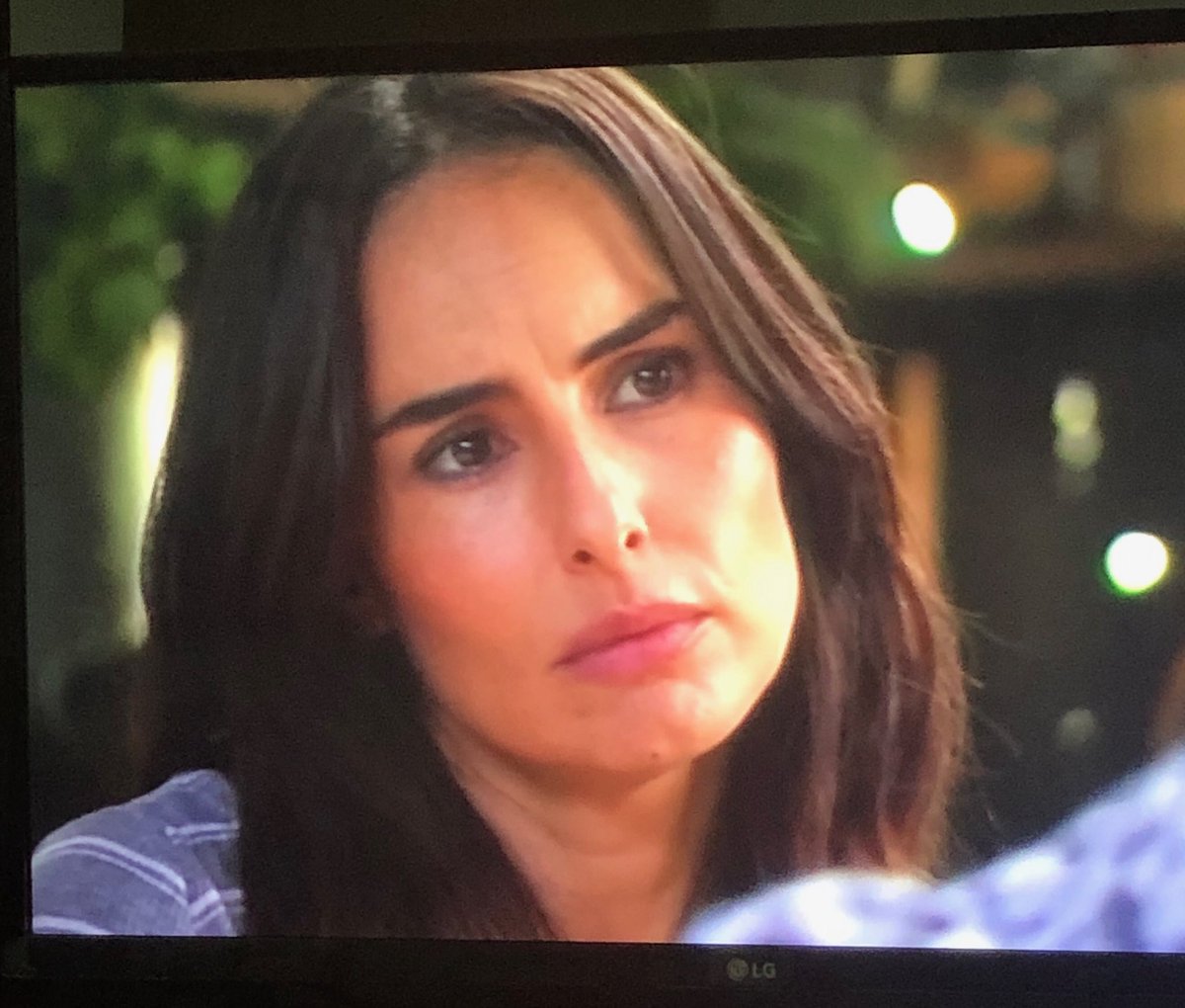 esiquemriber's tweet photo. Después de @florysus2mari2 sigo viendo a mi Queen 👑 @LA_SERRADILLA en la #ViudaNegra2 https://t.co/tcNWFgwNqq