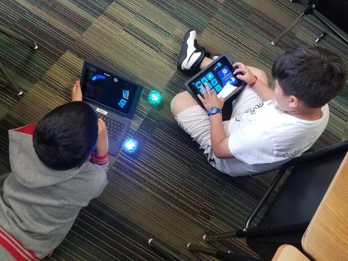 MrsPruenteCCE's tweet image. Robot time in coding club today,  ...we learned how to program superhero to boogie and we are bound and determined to make our meebots dab 😎
#codingatthecastle 
#Sphero 
@Sphero 
@JIMURobot 
@UBTECHRobotics 
#thisiscce 
#thisismidway 
@CastlemanCreek 
@MISDFoundation
