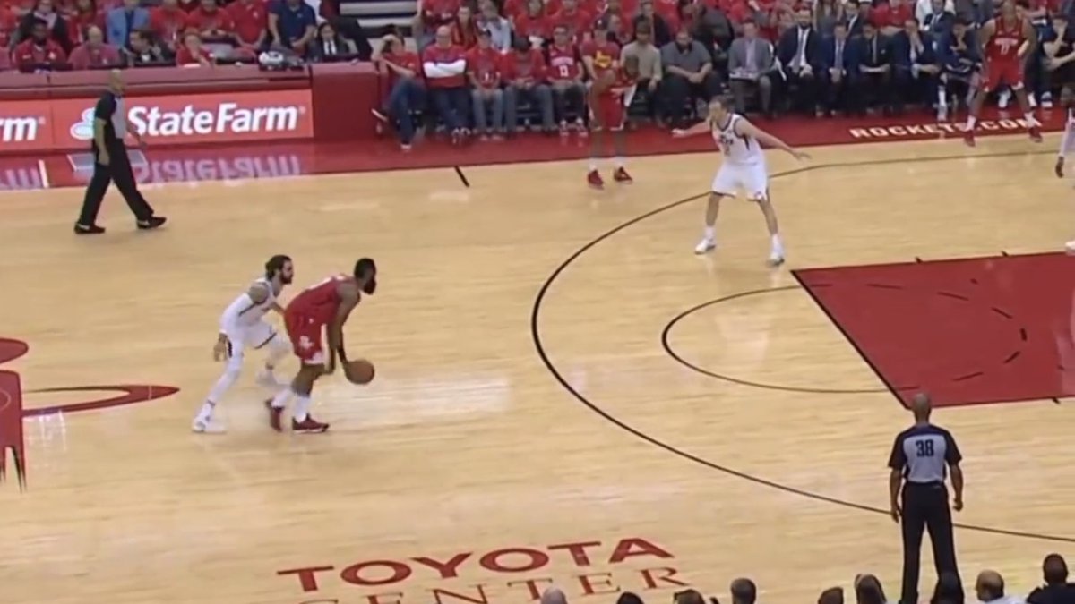 vernbrown30's tweet photo. This Utah Jazz defense will haunt my dreams. #utahjazzvshoustonrockets #awfuldefense #embarrassing https://t.co/gL5WNZffok