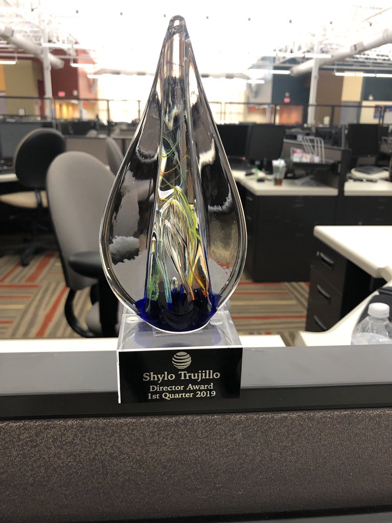 Shylo83's tweet photo. I can not say it enough....Thank You 🙏🏼 @loo_lewis @anagoolzbee @robynncollins and my AT&amp;T fam @PuebloHotChilis for believing in me to help make a difference. #directoraward #BYE #callcenterswagger #TuggleNation #FieldsFam @anthonyetuggle @carawfields @4jbar https://t.co/S9nq7CPdvE