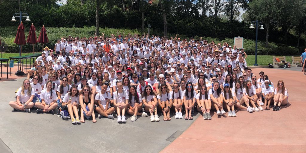 Cherokee_HS's tweet photo. Senior Class Trip 2019😎
These are the times you’ll remember.  #CherokeeMagic https://t.co/2hYhvfnDeR