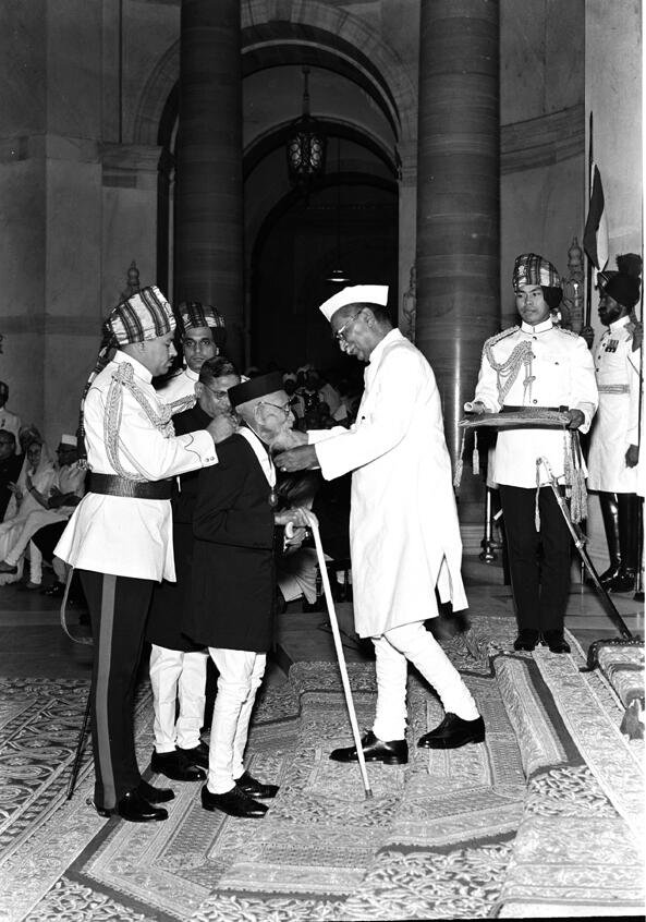 aparanjape's tweet photo. Today is the 161th birth anniversary of Maharishi Dhondo Keshav Karve - one of the pioneers of women's education in India.

He lived to a grand old age of 104, and was active in his work throughout his life. He was awarded the Bharat Ratna in 1958 (his 100th birthday). https://t.co/63OJLPStwm