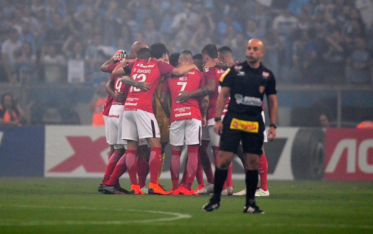 SCInternacional's tweet photo. Lutamos até o último momento e, como sempre, seguiremos juntos. #VamoInter 🇦🇹 https://t.co/aZHxHnQyzz