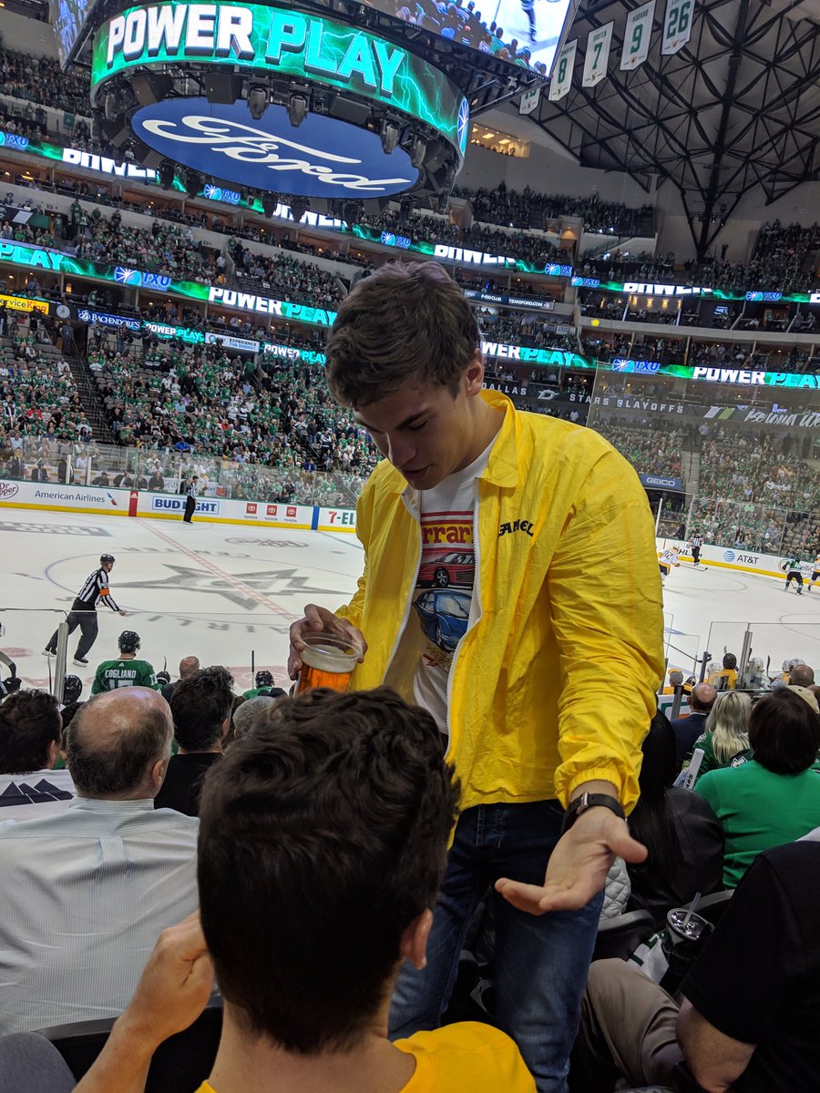 EdwardRBurton's tweet photo. Silly @PredsNHL fans, they lost their Dallas sucks sign #GoStars https://t.co/LZsQT6jwbV