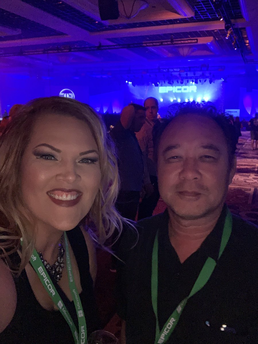 Hanging with Hollenbach at #EpicorInsights19 waiting for <a href="/official_flo/">FLO RIDA</a> Flo Rida!!!!