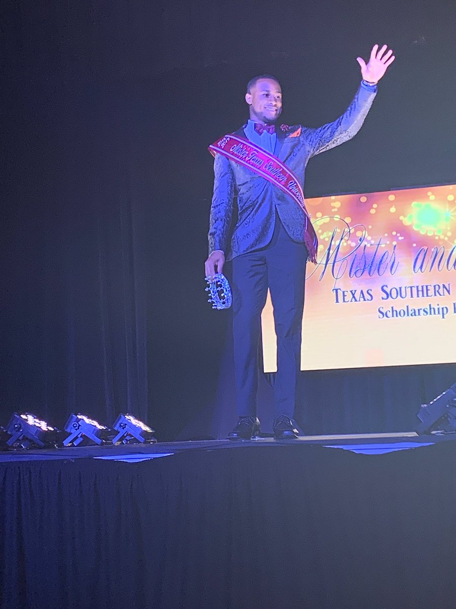 TexasSouthern's tweet photo. Job well done, Mr. and Miss Texas Southern University. Thank you for a great reign. #TXSU https://t.co/HVPodtFrbV