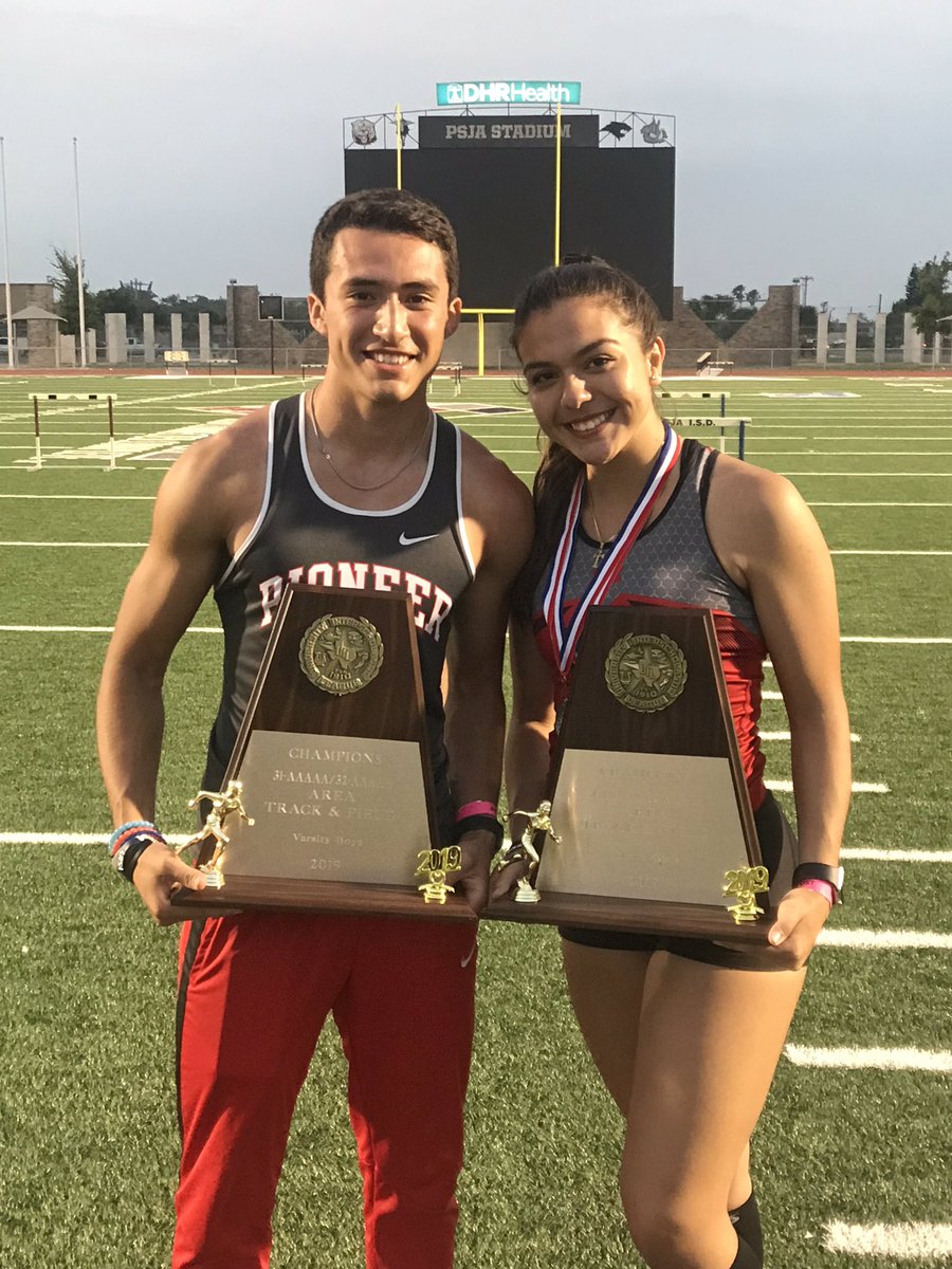 A couple that wins together, stays together! #AreaChamps