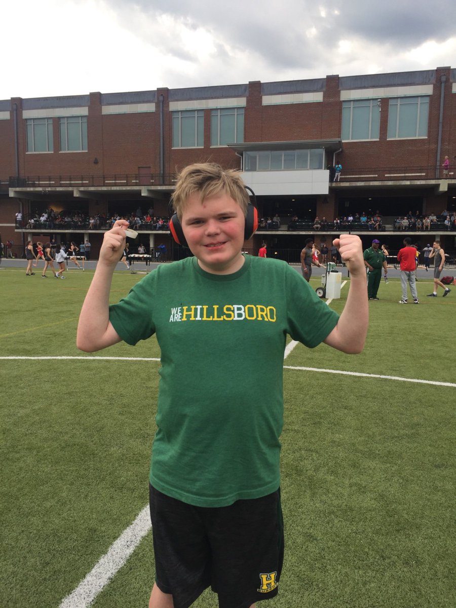 lauraandjohn1's tweet photo. G was really chill today...unfortunately it was during his race!!  😂😂.  Doesn’t matter though - he was out there with a big group of teammates running with him and cheering him on....and he loved every second of it!!!   🏃🏼‍♂️🥇🤩💙 #RunGRun #HillsboroBurros https://t.co/dL5u3QjSeS