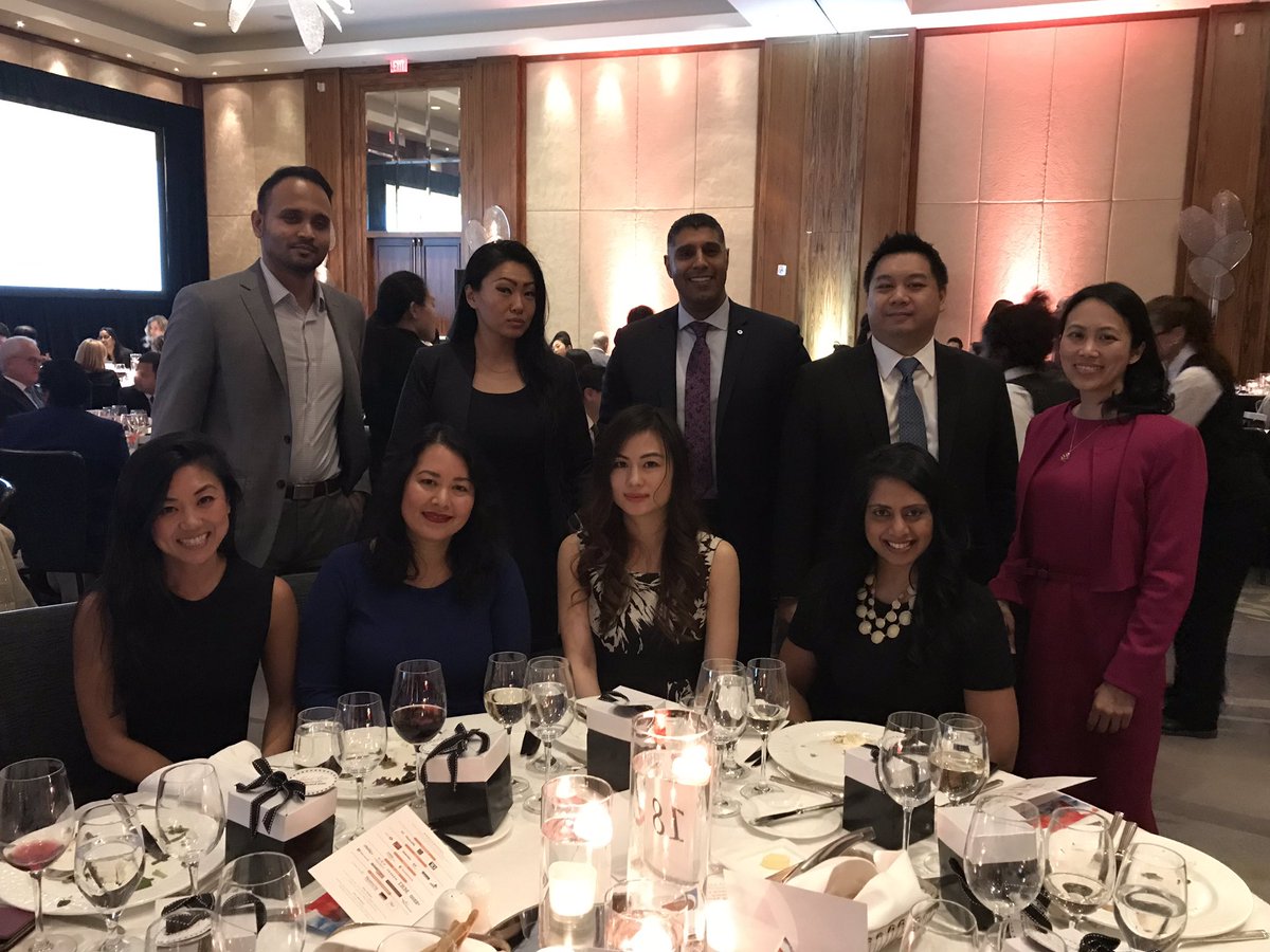 Enjoying the #AscendGala2019 with this group of fantastic leaders.