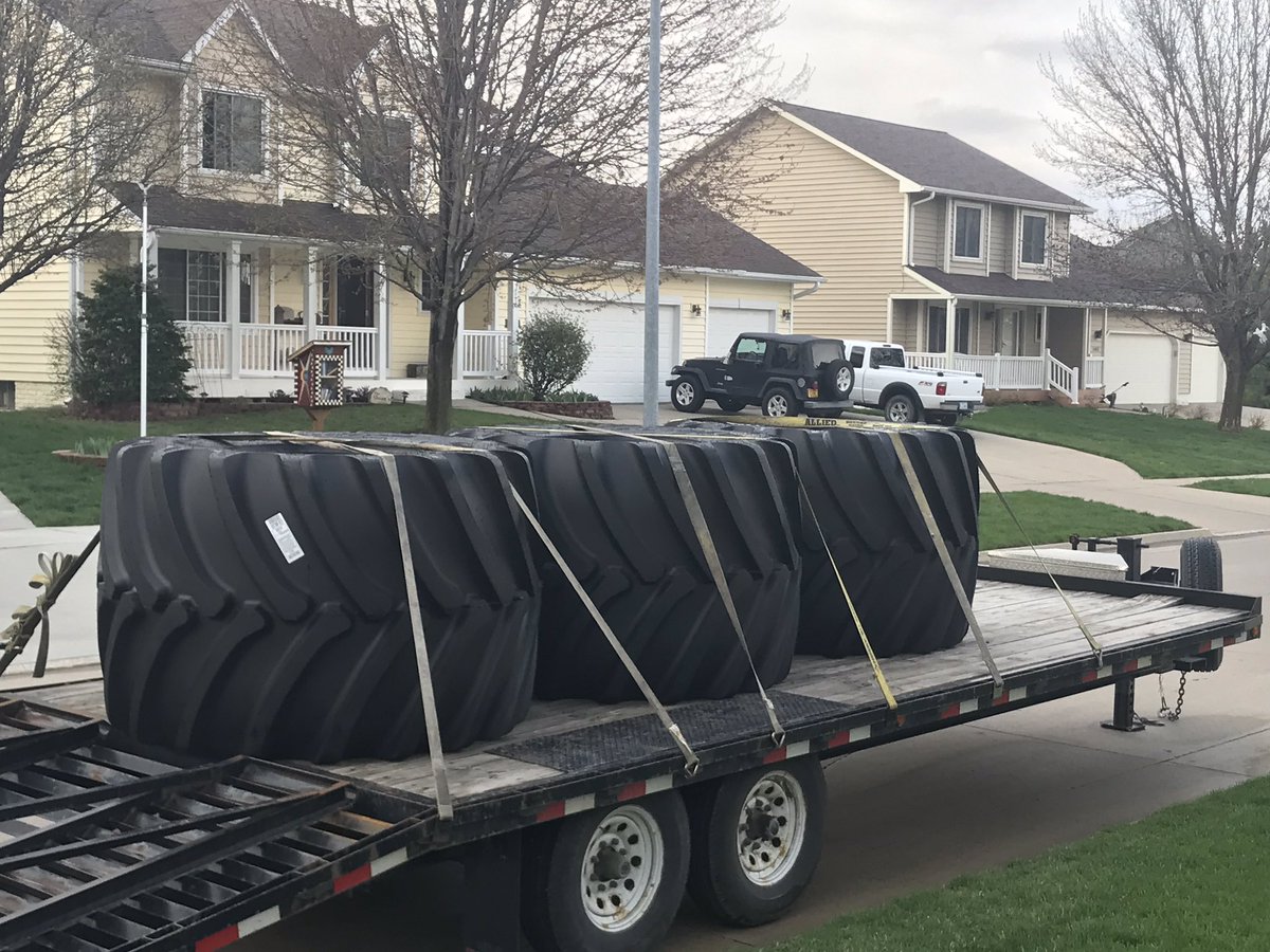 ScottSloan6164's tweet photo. My neighbors are saying “What the hell is Sloan doing now?” Here’s a sneak peak of the of our brand new VF1000/50R25 @GoodyearFarm Opititorque designed specifically for @AGCOcorp and @Case_IH  spreaders.  @TheChadColby @MTDMagazine #CuttingEdge #thatneighbor #wegotitgoingon https://t.co/dA1o4iO7Co