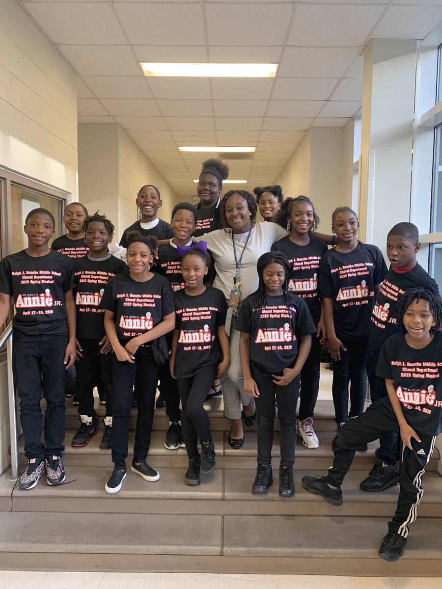 DurhamMartin3's tweet photo. 🗣 Come One Come All! Annie Jr. Production🎥 starting soon. If not 
tonight we are on tomorrow too 7pm Come 👀 us @Bunche_Chargers @RJBPrincipal https://t.co/pmSRfiwcAL