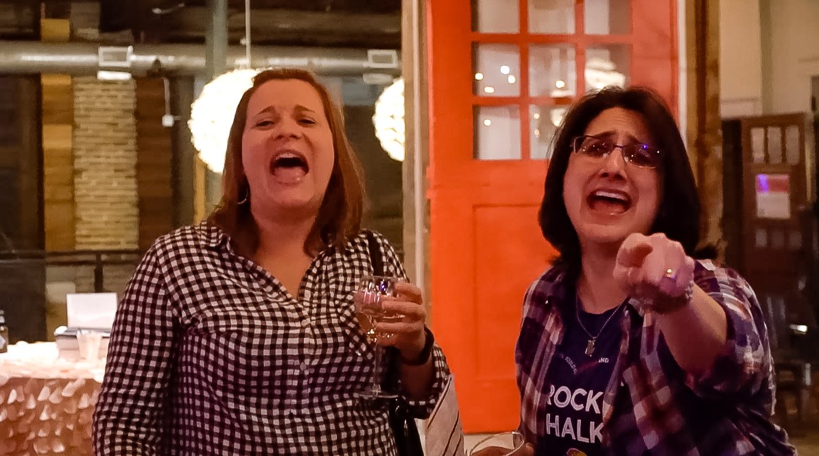 choirbar's tweet photo. We want YOU to sing with us on Friday! Bring your friends, neighbors, coworkers, dentist, dog walker, in-laws... all are welcome! Get tickets before they're gone and get ready to sing your heart out! 🎶💕 https://t.co/G6PFkT0C53