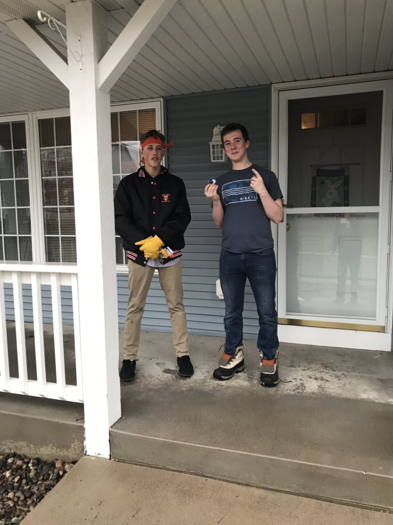 jraskob14's tweet photo. Jackson Nutsock (Barack Oballsack) shot Duncan Pee (ET foam home) with a nerf gun #roadtotheX #doitforX @DelanoNerf1 @realDonaldTrump https://t.co/81TfpvMC7P