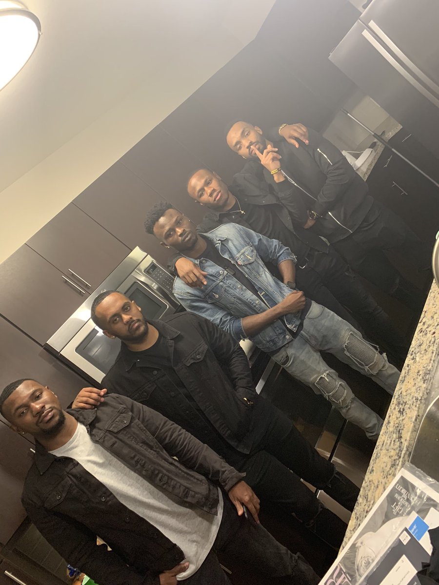 MalikWoah_'s tweet photo. #HennyMu #HMDay GREATEST CHARTER DAY TI THE GREATEST CHAPTER OF ALL TIME https://t.co/HkfPOx5OIA