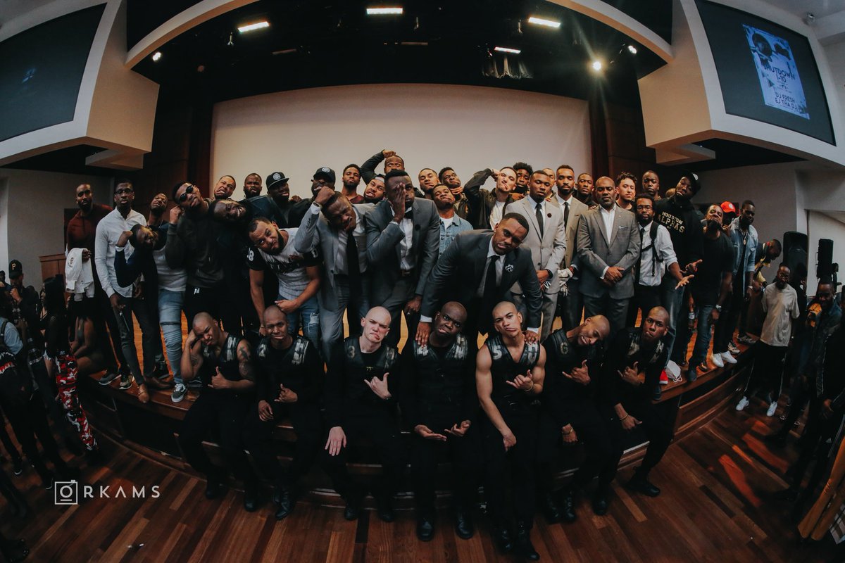 MalikWoah_'s tweet photo. #HennyMu #HMDay GREATEST CHARTER DAY TI THE GREATEST CHAPTER OF ALL TIME https://t.co/HkfPOx5OIA