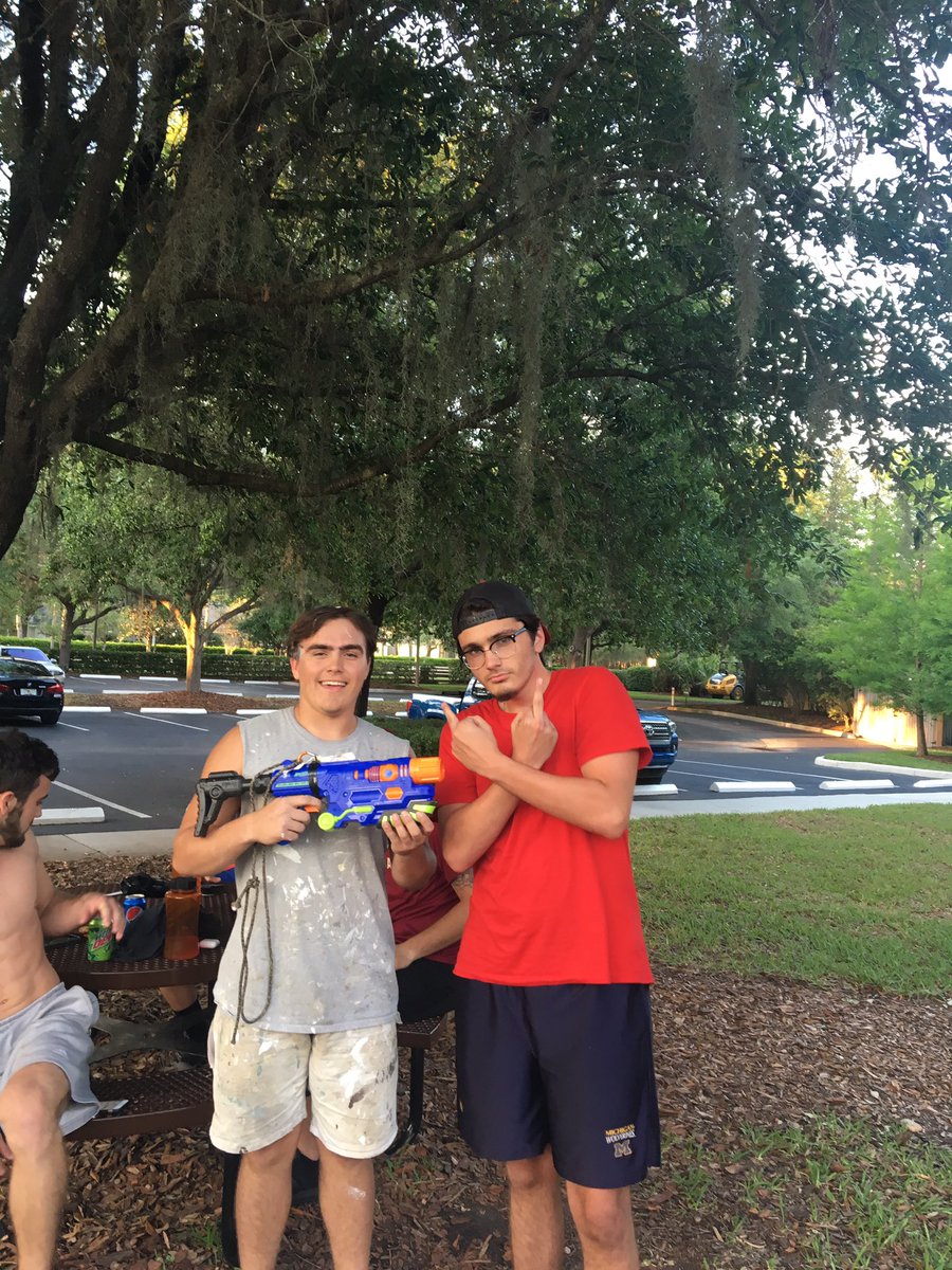 mit61437996's tweet photo. @lolhswaterwars1 soggy style is out https://t.co/X1uD0Axvix