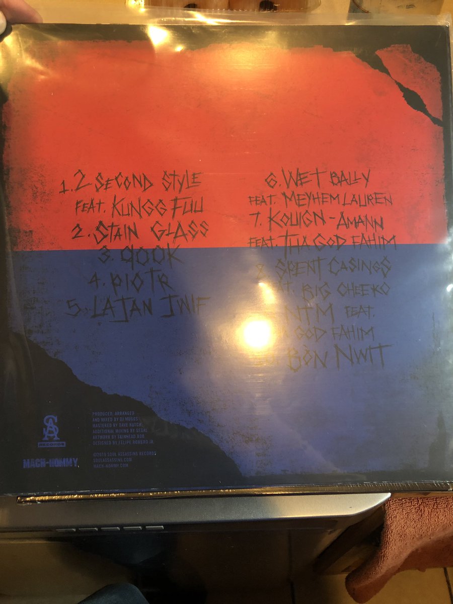 fadeawaybarber2's tweet photo. Me &amp; the kids got our 1st Of 3 different #TuezLesTous vinyl variations we bought by Mach-Hommy &amp; @DJ_Muggs this 1 being the @rappcats version🔥💀This album is gonna be a AOTY contender at years end I know it, but with 2 more Mach/Muggs albums done &amp; on the way too?🤦🏼‍♂️Salute guys👊🏽 https://t.co/CZiHIxREKH