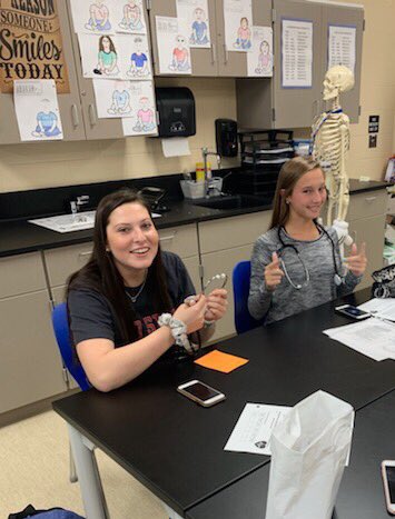 sarahnethero's tweet photo. Nurse Howell came in today to teach #netheroanatomy students how to properly take BP readings #sphygmomanometer #collaboration #berlinpride #exerciselab https://t.co/Wkk6wI70Eo