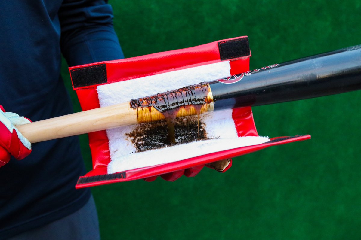 TyrusBaseball's tweet photo. We don’t call it Thick & Sticky for nothin!
#tyrusbaseball #thick #sticky #pinetar #pinetarrag #rag #grip #grips #gripnrip #baseball https://t.co/iPoU6ZksA5