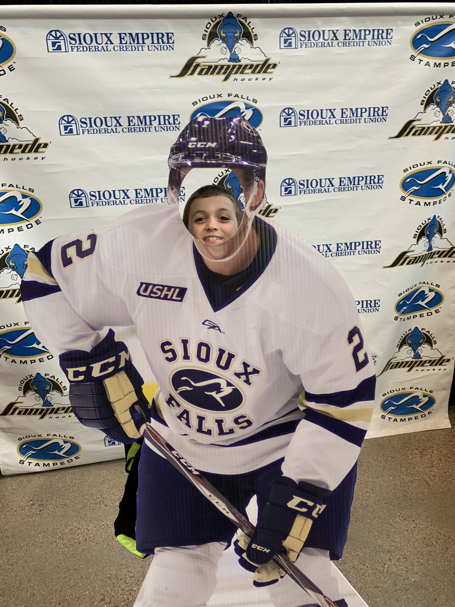 cory_begley's tweet photo. @sfstampede ready to rock The Denny. We #BleedStampede #BeHerd https://t.co/RiGdlfzHpn