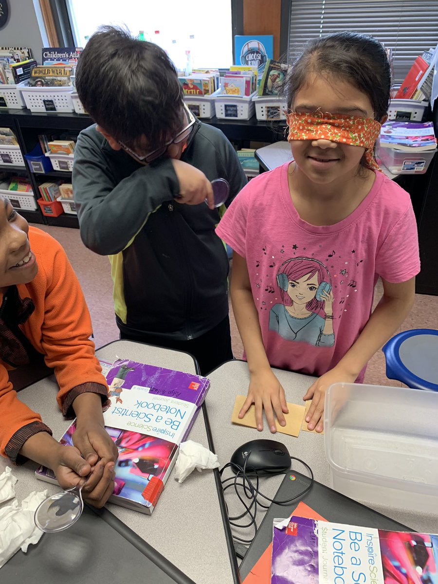 TeamMontgomery4's tweet image. Using our sense of touch to order sandpaper! Students loved having a blindfold on.  😎 #ISDStrong #3TEPride #isd4thgrade