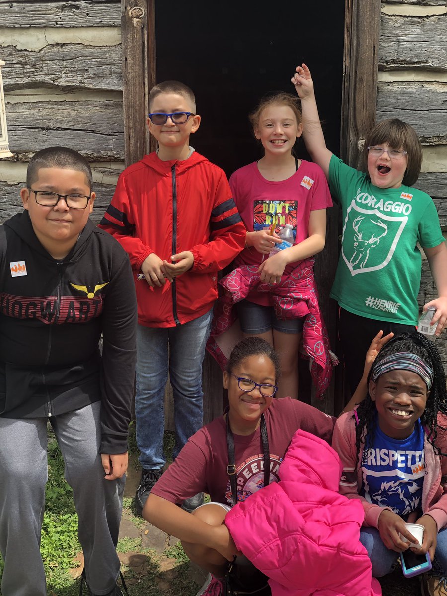 tuckertotsin106's tweet image. Field Trip Fun at Dallas Heritage Village! 👍🏻😍💦#100yearoldllamas #llamasdoingwork @henrielibrary @dhvillage