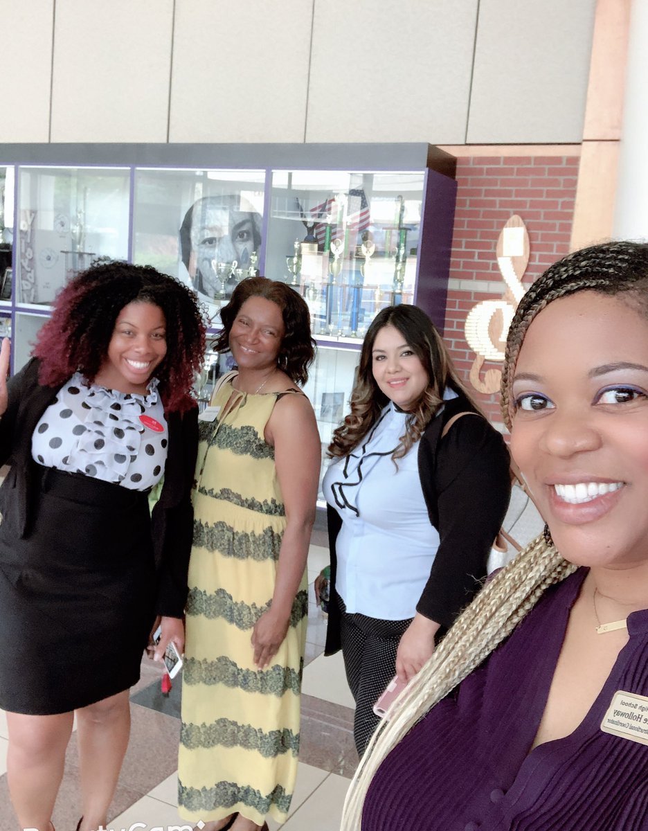 sheinspires7's tweet photo. @DHSGAWildcats hosted #Realtors #Brokers and #LeasingManagers today to #network and share information for #new families moving into the area!! #GreatIdea 💜🙌🏽 @GwinnettSchools https://t.co/IQXJLfDEzw