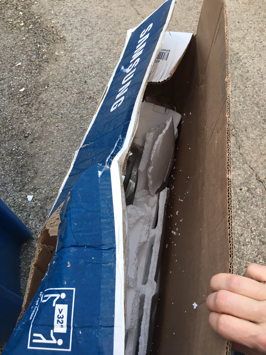 Ruthandphils's tweet photo. @Samsung thanks for this giant tv box full of styrofoam my neighbors have left in the alley. #packagebetter #corporateaccountability https://t.co/R7yQonpn4X