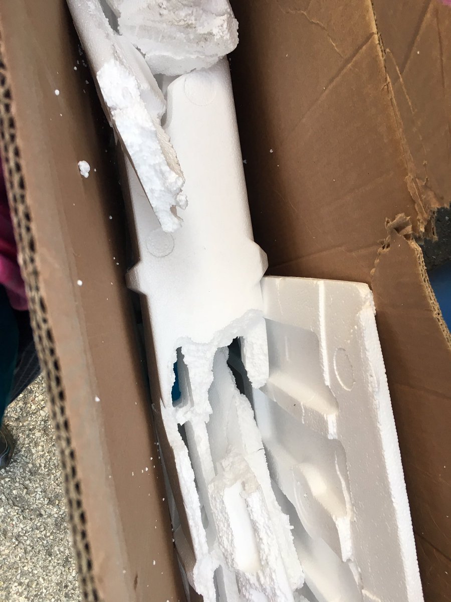 Ruthandphils's tweet photo. @Samsung thanks for this giant tv box full of styrofoam my neighbors have left in the alley. #packagebetter #corporateaccountability https://t.co/R7yQonpn4X