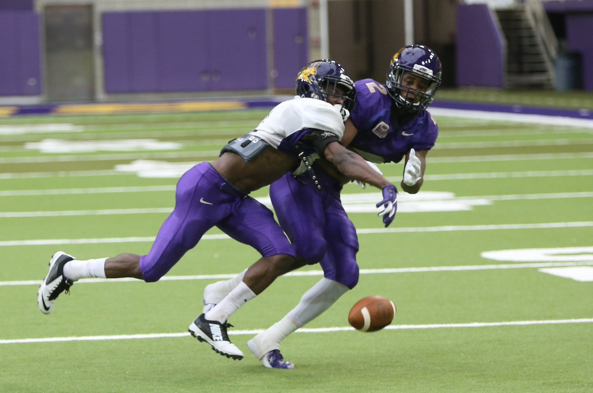 UNIFootball's tweet photo. Practice 🔟 

📷 ⬇️ 

#UNIFight https://t.co/qBzUrQsSxQ