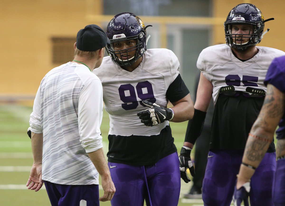UNIFootball's tweet photo. Practice 🔟 

📷 ⬇️ 

#UNIFight https://t.co/qBzUrQsSxQ