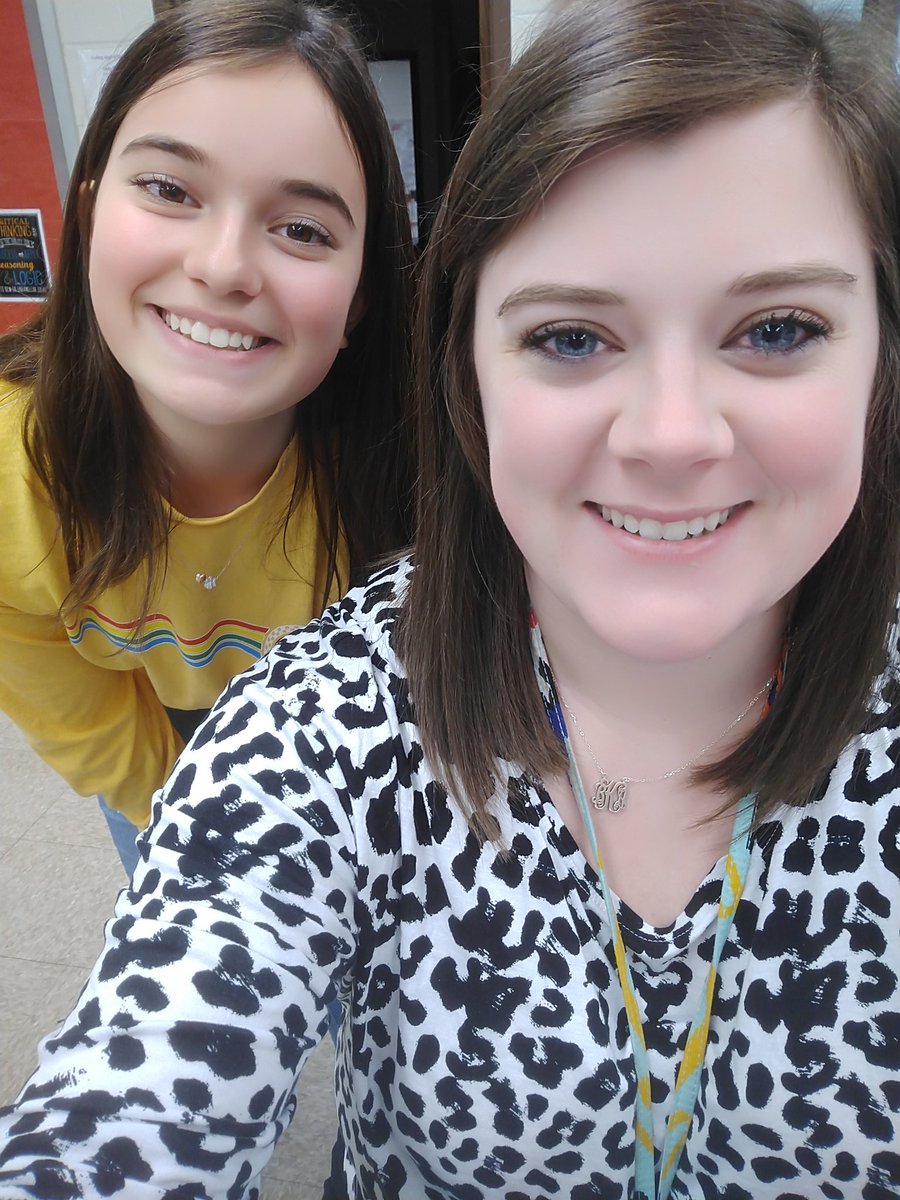 BridgetKay16's tweet photo. The kids wanted a selfie so who am I to deny them 😂 #studentselfie #ChannahonPride https://t.co/ztqxmNFp4d